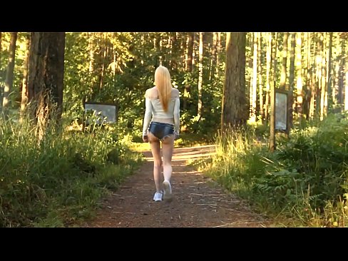 ❤️ Vakker kvinne beveger seg sakte, ikke nakenvideo Analporno på porno no.sexygirlspics.ru ️❤